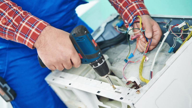 Sapanca Eminçelik Eminçelik çamaşır makinesi kart tamiri – Su almama arızası orijinal parça ile giderildi. - Teknik servis örneği